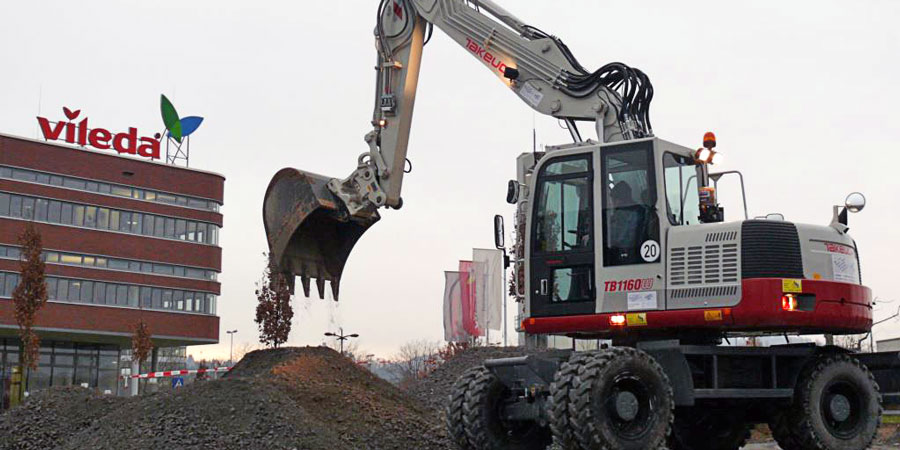 stavebné stroje zariadenia kolesové pásové rýpadlá rýpadlo-nakladače Poľsko